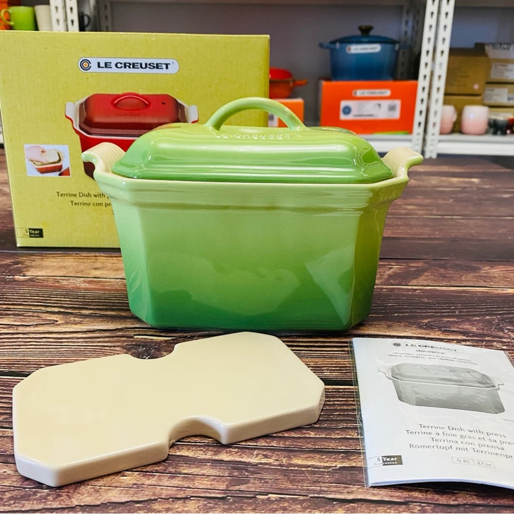 NEW IN BOX Le Creuset Heritage Pate Terrine with Press 24 fl oz. - PALM Green